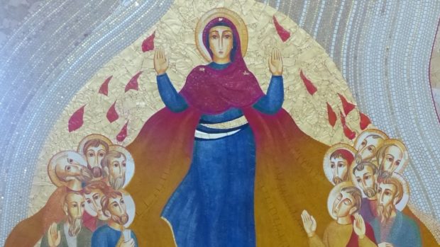 La pentecôte - Marie entourée des apôtres reçoivent l'Esprit Saint -Mosaïques du Sanctuaire-JPII-Krakow-