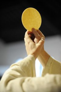 Sacrement de l'eucharistie - le pain vivant descendu du ciel